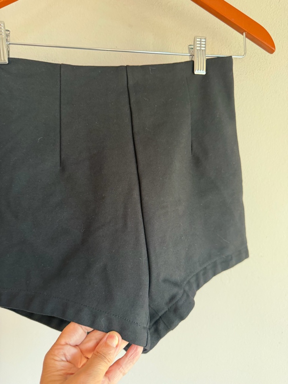 The NeMo's Black High Waisted Tailored Stretch Shorts Size M - Picture 2 of 5